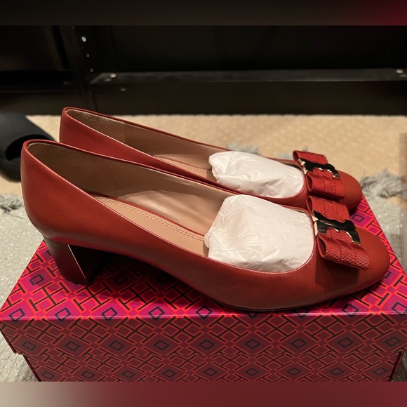 TORY BURCH PUMPS/HEELS - Picture 3 of 6